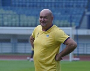 Read more about the article Persib Bandung Tangguh di Putaran Pertama, Bojan Hodak Tetap Pasang Rem Evaluasi