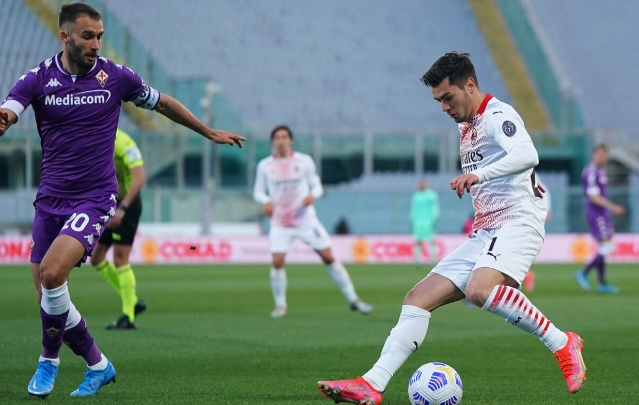 Read more about the article Gol Telat Nkunku Selamatkan AC Milan dari Kekalahan di Kandang Fiorentina