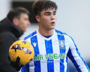 Read more about the article Manchester United Tarik Kembali Bek Muda Usai Tampil Menonjol di Championship