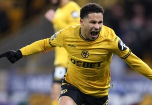 Read more about the article Manchester United Siap Panaskan Bursa Transfer Januari 2026: Gelandang Wolves Masuk Radar